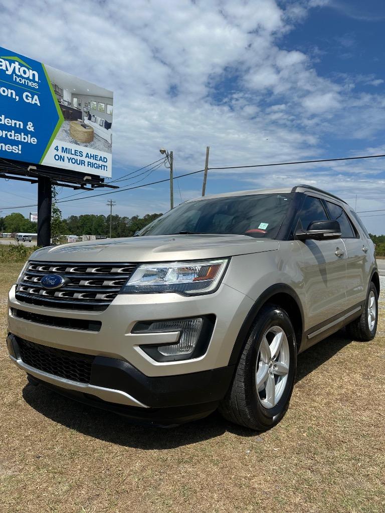 2017 Ford Explorer XLT 4WD's photo