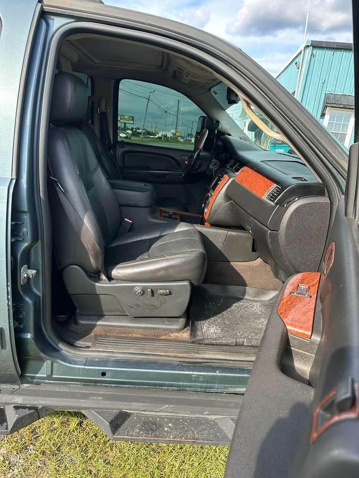 2008 GMC Sierra 2500HD SLT - Photo 7
