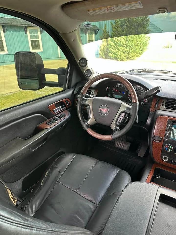 2008 GMC Sierra 2500HD SLT - Photo 6