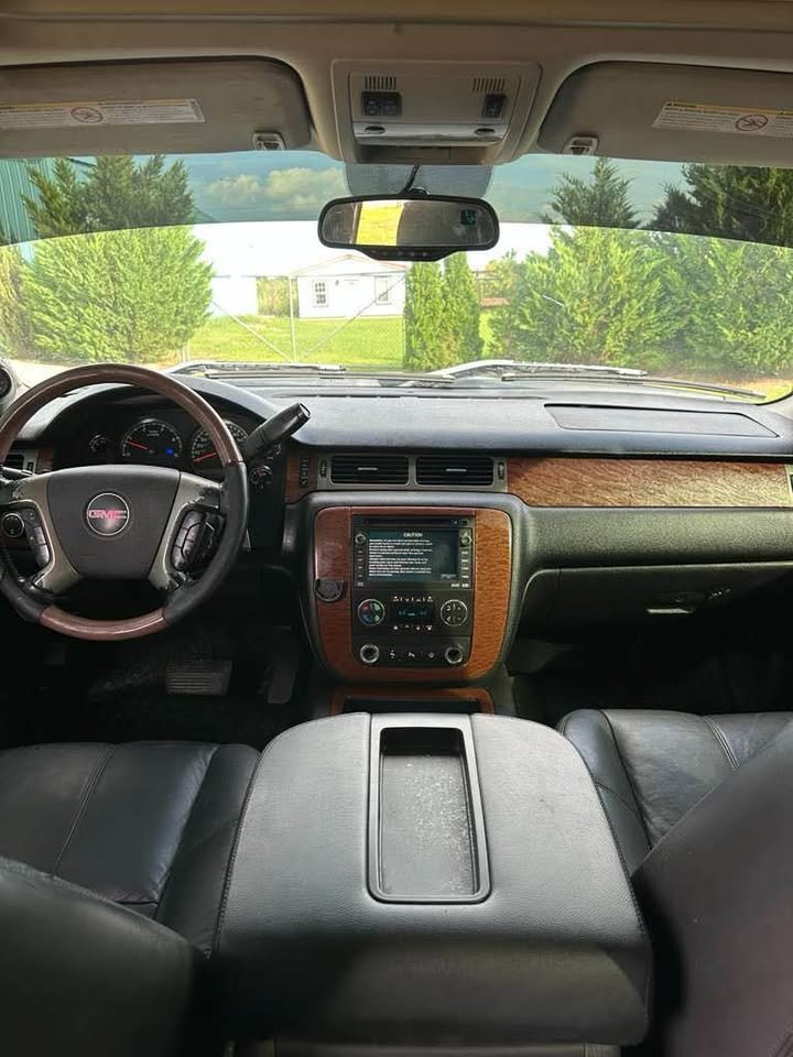 2008 GMC Sierra 2500HD SLT - Photo 8